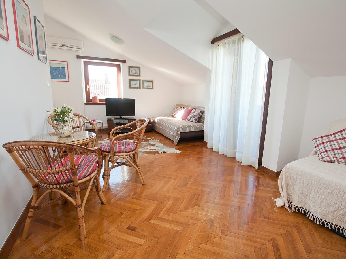 Apartment Magnolia Petrcane Bagian luar foto