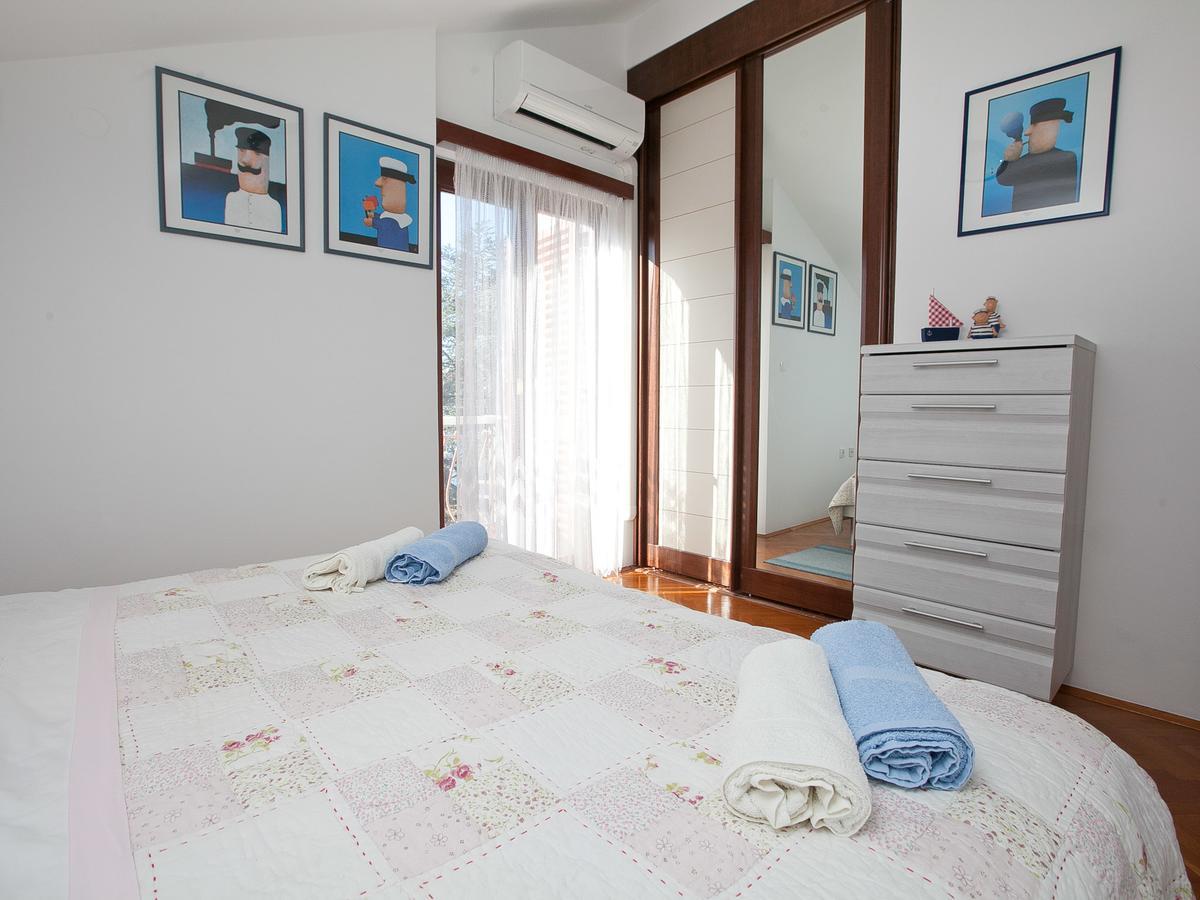 Apartment Magnolia Petrcane Bagian luar foto