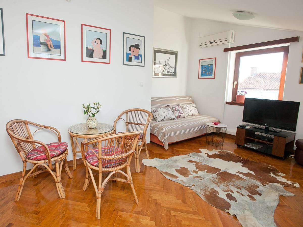Apartment Magnolia Petrcane Bagian luar foto
