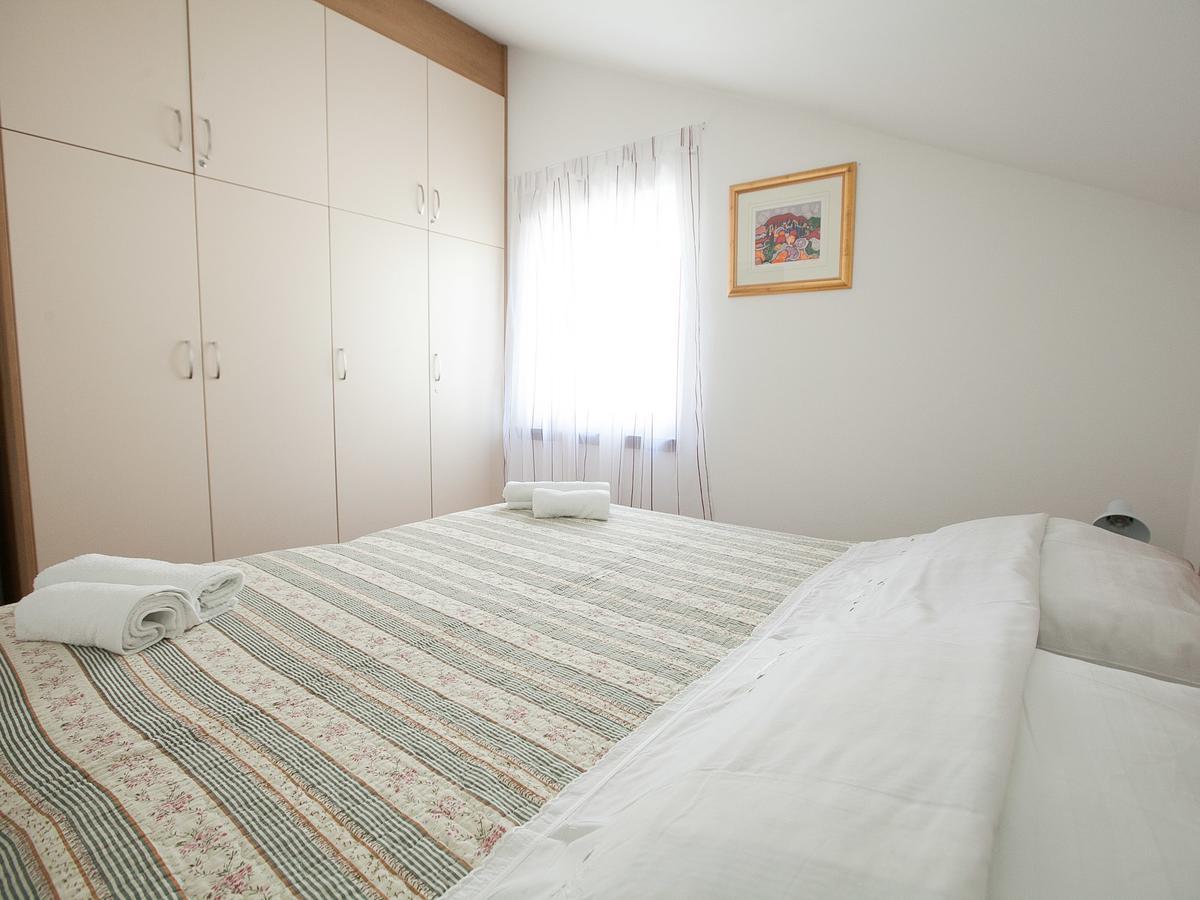 Apartment Magnolia Petrcane Bagian luar foto